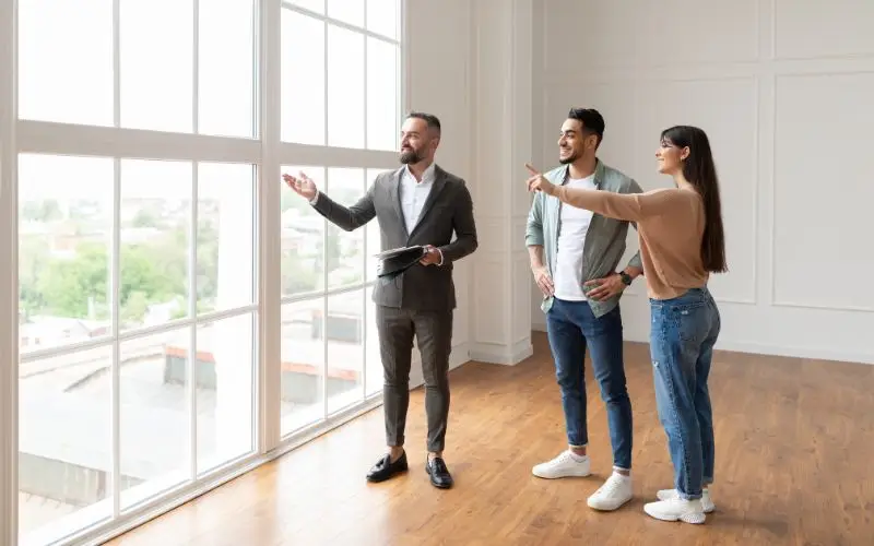 Real Estate Agent